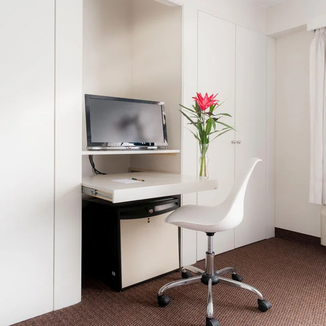 Mesa de Trabajo Habitacion Matrimonial Hotel Roosevelt San Isidro